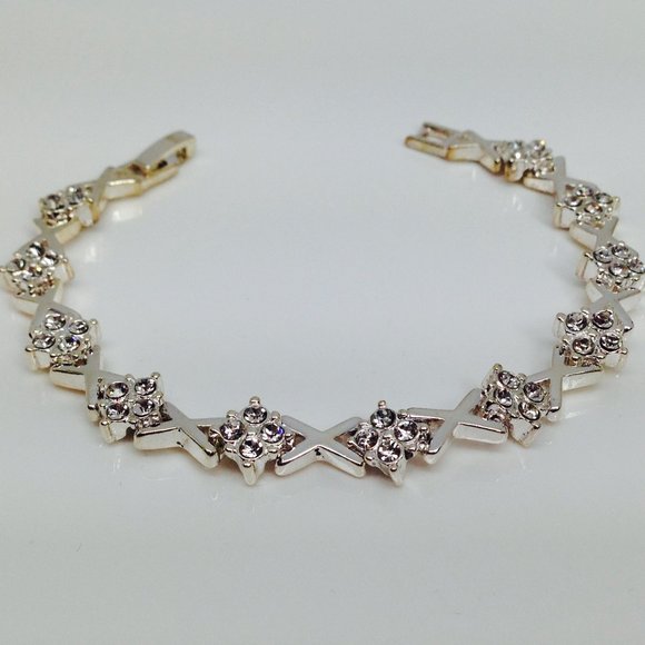 Elegant Swarovski Elements Tennis Bracelet - Picture 1 of 4